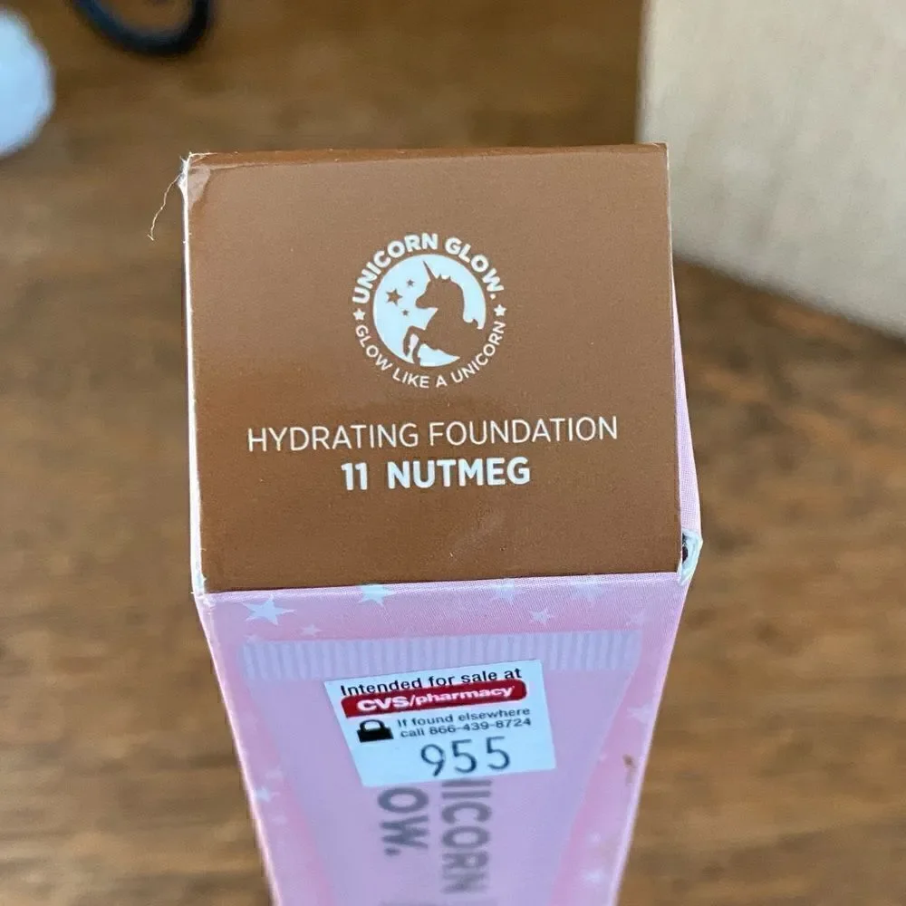Unicorn Glow Hydrating Foundation Shade: Nutmeg. New in Box (NIB)!